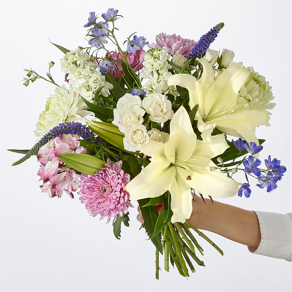 Winter Celebration Bouquet – Yellow Flower Dream, Surprise AZ