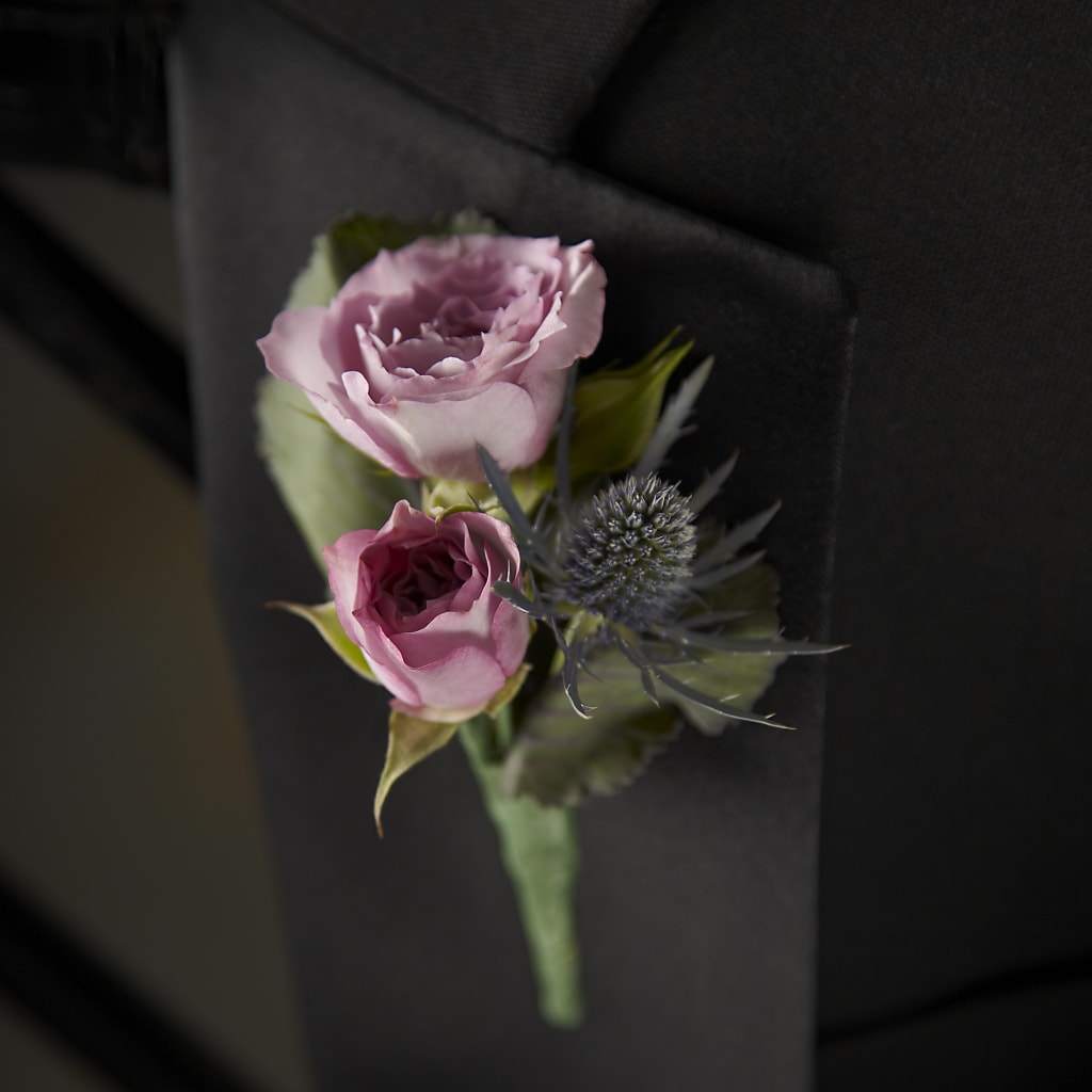 Veronica Boutonniere – Yellow Flower Dream, Surprise AZ