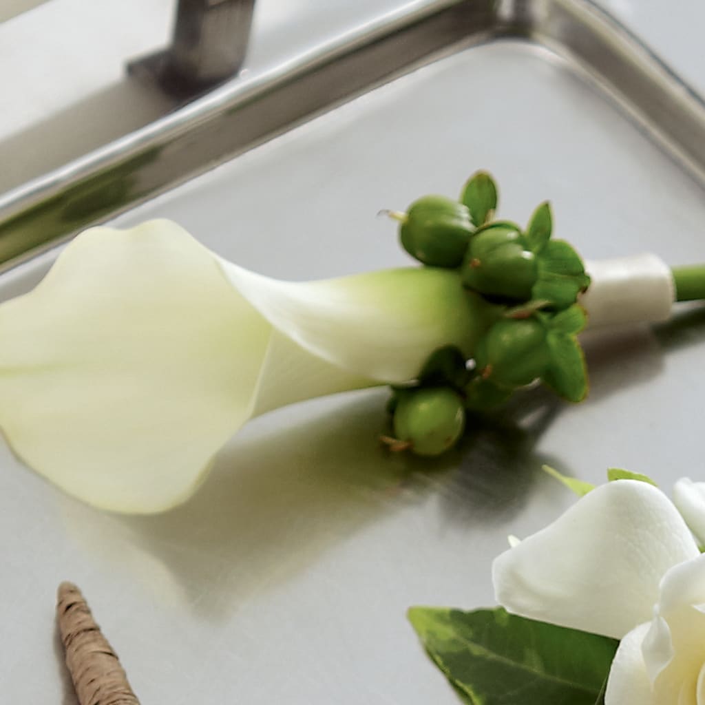 White Calla Boutonniere – Yellow Flower Dream, Surprise AZ